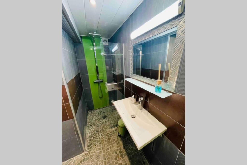 Le Jad Joli F2 Proche Gare, Arenes Avec Terrasse Privee Apartamento Nîmes Exterior foto